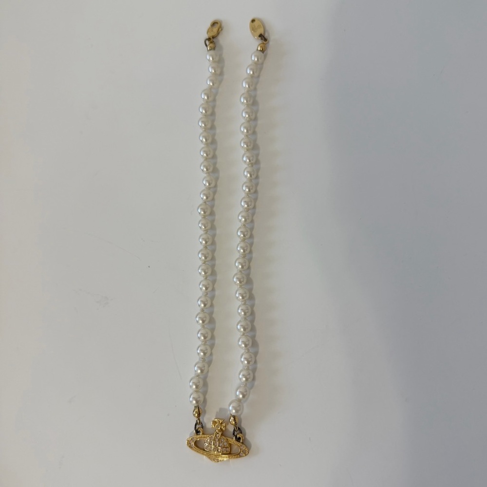 classic saturn pearl pendant